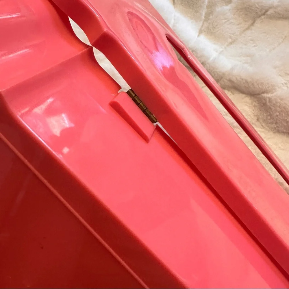 Schwarz Bros. Vintage 1950s Plastic HOT PINK Tissue Box